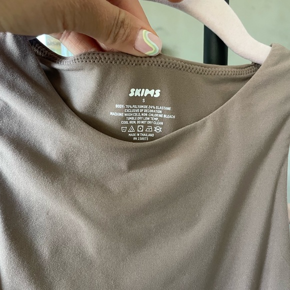 Skims Fits Everybody High Neck Bodysuit - Picture 2 of 4